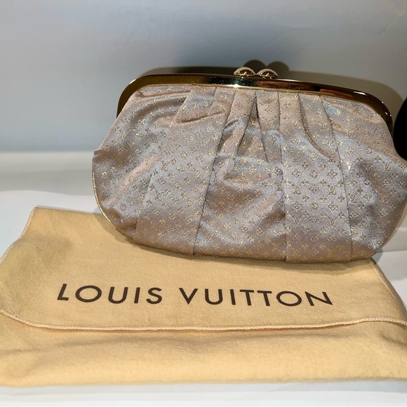 SOLD!! LOUIS VUITTON Limited Edition Satin Monogram Aumoniere Clutch With Chain - Picture 3 of 16